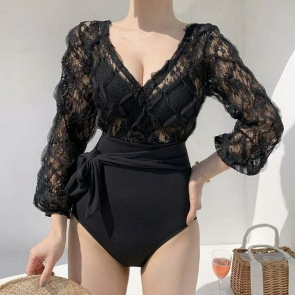 Bộ Đồ Bơi Một Mảnh Ren Tay Dài Che Bụng Cổ Chữ V Sâu Màu Nude Cột Nơ Eo Kiểu Hàn Quốc gợi cảm đi biển sang chảnh