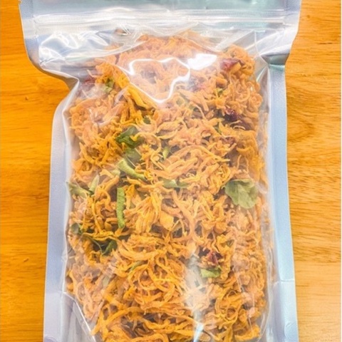 (Đồ ăn vặt) Khô gà xé cay lá chanh loai 1 siêu ngon 100g/300g/500g ảnh thật | BigBuy360 - bigbuy360.vn