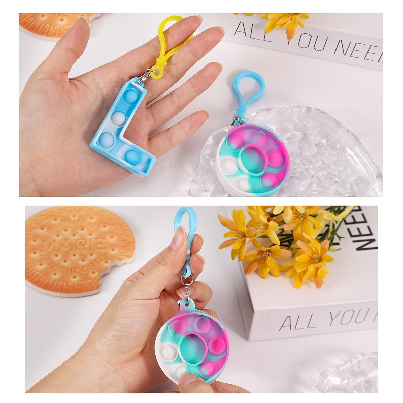 Đồ Chơi Bóp Tay Bằng silicone Hình 26 Chữ Cái Màu Sắc Ngẫu Nhiên