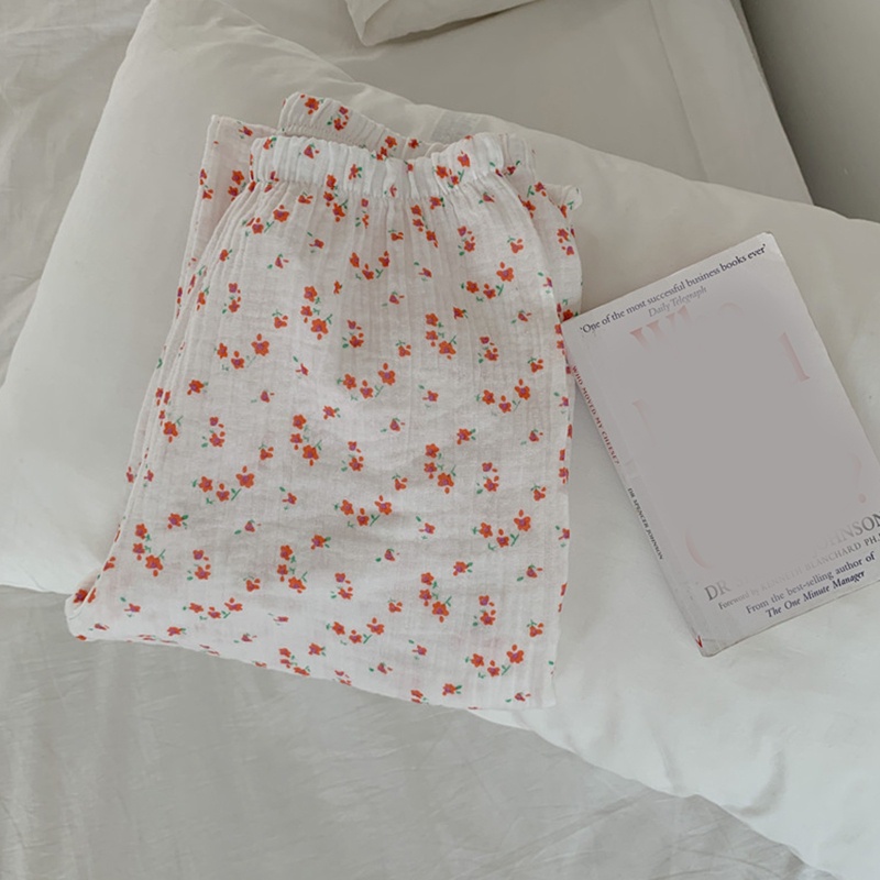 Bộ Đồ Ngủ 2 Món Áo Tay Dài Cổ V Cài Khuy Phối Quần Dài Dáng Rộng In Hoa Dễ Thương