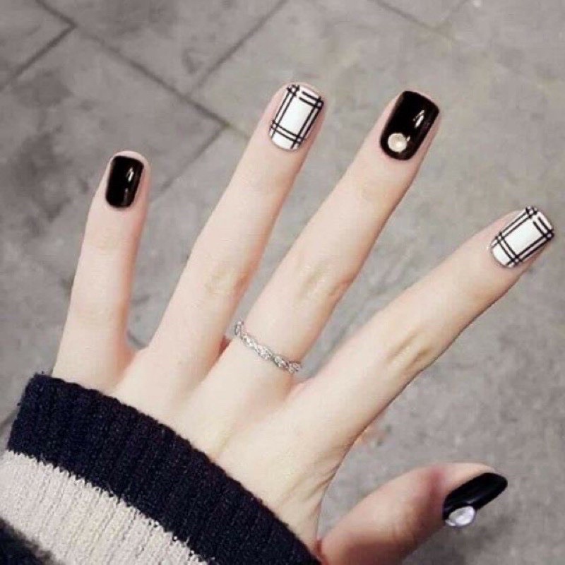 🎀Nailbox,móng up thiết kế đen trắng kẻ🎀