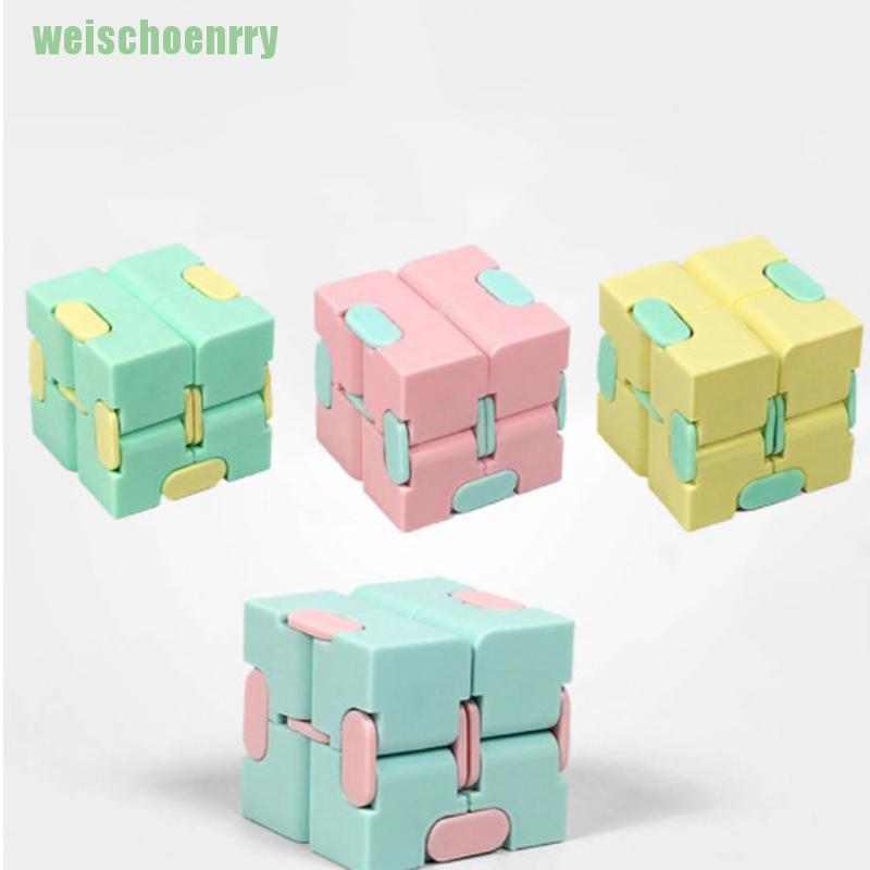 ■1 Khối Rubik Đồ Chơi Giảm Căng Thẳng