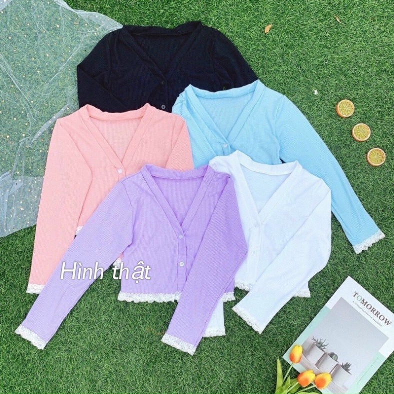 Áo croptop cổ V tay dài phối ren nút giả chất thun gân - B5Nz8L