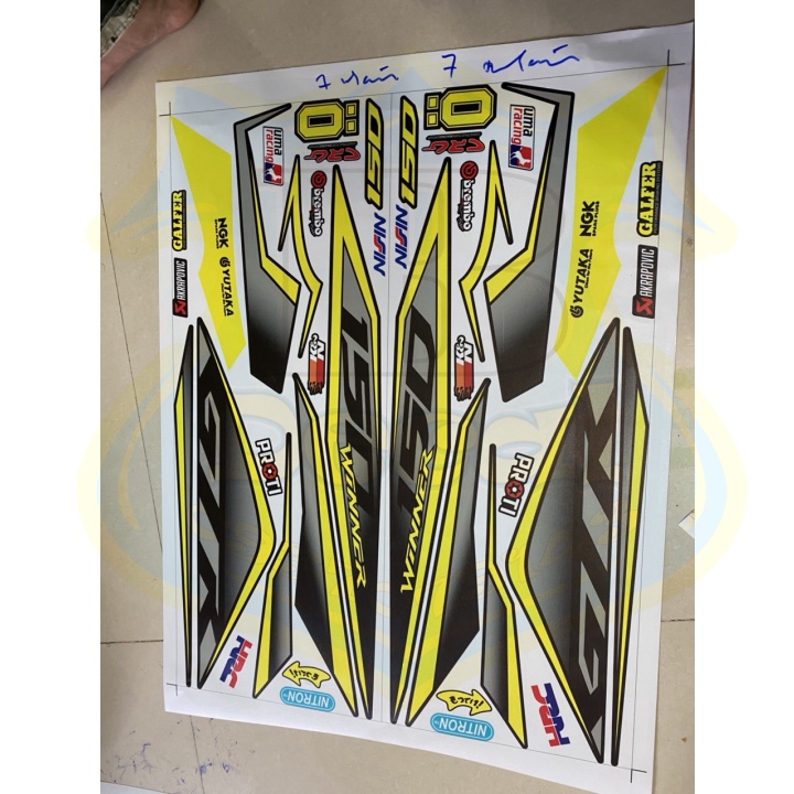 ( Quí khách vui lòng mang ra tiệm cho thợ dán ) Tem xe winner v1 gtr vàng đen nhám