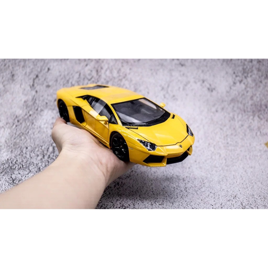 MÔ HÌNH XE LAMBORGHINI AVENTADOR LP700-4 YELLOW 1:24 WELLY 1185