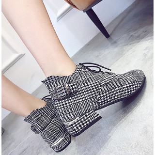 giầy kẻ caro