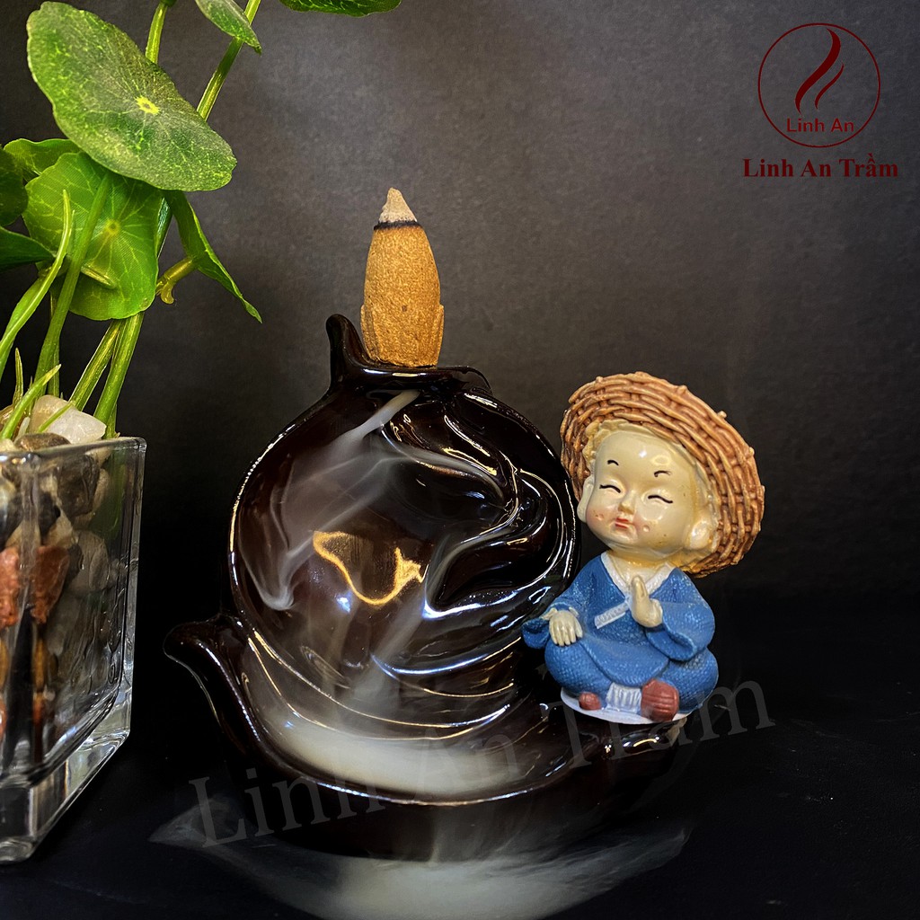 Thác Khói Trầm Hương  - Sư tiểu bên thác M09 (tặng 05 nụ trầm tự nhiên)