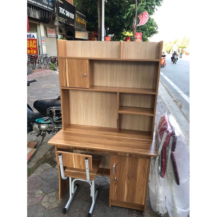 Bàn học có kèm kệ sách