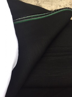 Vải linen ướt màu đen.