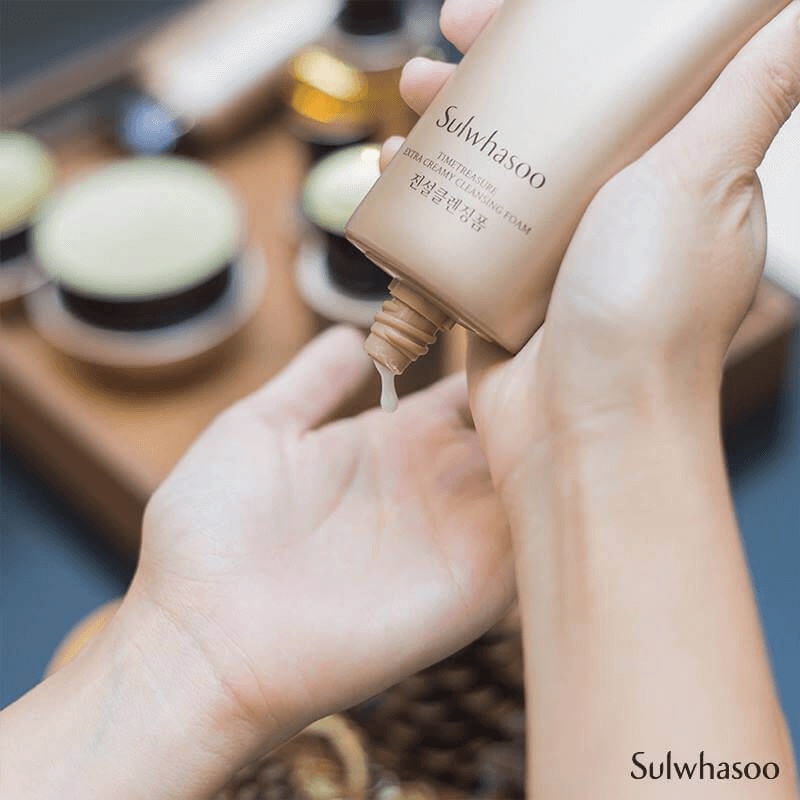 Sữa rửa mặt cao cấp chiết xuất thông đỏ Sulwhasoo Time Treasure Cleansing Foam 15ml giúp dưỡng ẩm và làm sạch da
