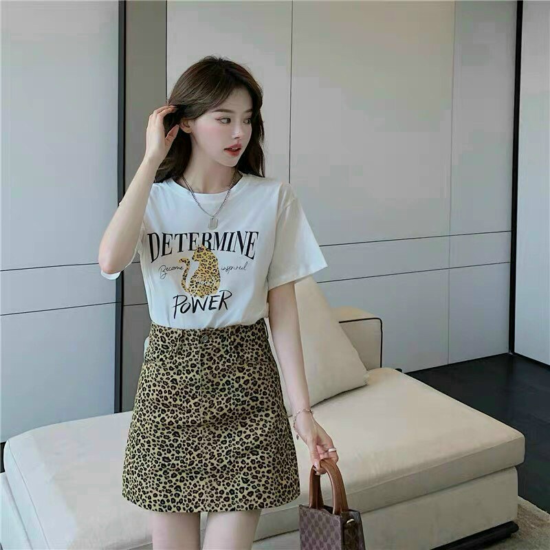 Set áo thun cotton họa tiết con báo phối với chân váy da beo cực hot thời trang nữ cá tính, năng động dành cho các nàng