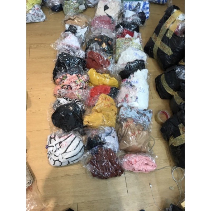 quần áo khách đặt livestream shoppe