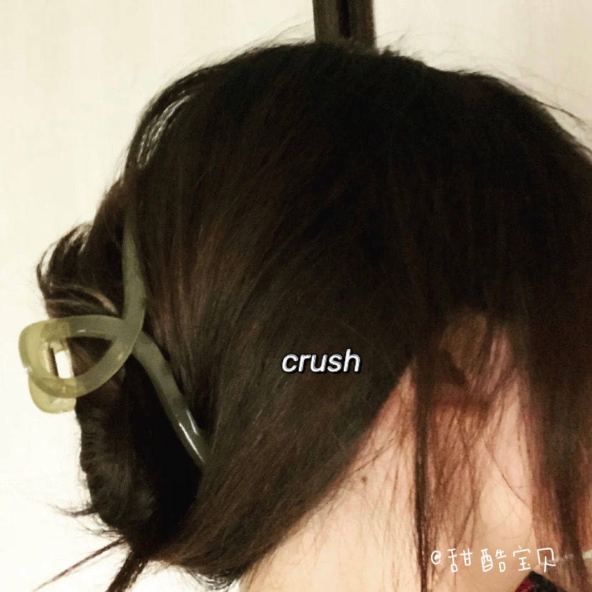 Kẹp tóc càng cua màu xanh lá phong cách Hàn Quốc mùa hè