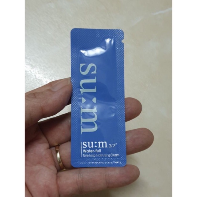 Combo 10 gói kem dưỡng ẩm cấp nước cho da dầu nhờn | BigBuy360 - bigbuy360.vn