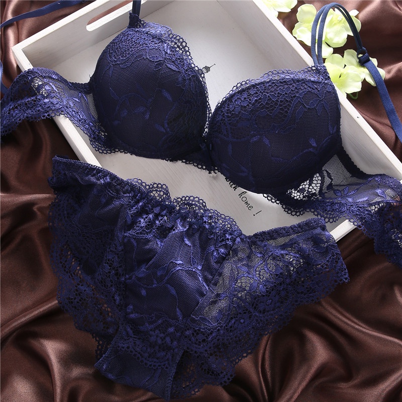 Bộ áo ngực và quần lót ren mềm mại cổ chữ V xẻ sâu quyến rũ dành cho nữ | BigBuy360 - bigbuy360.vn