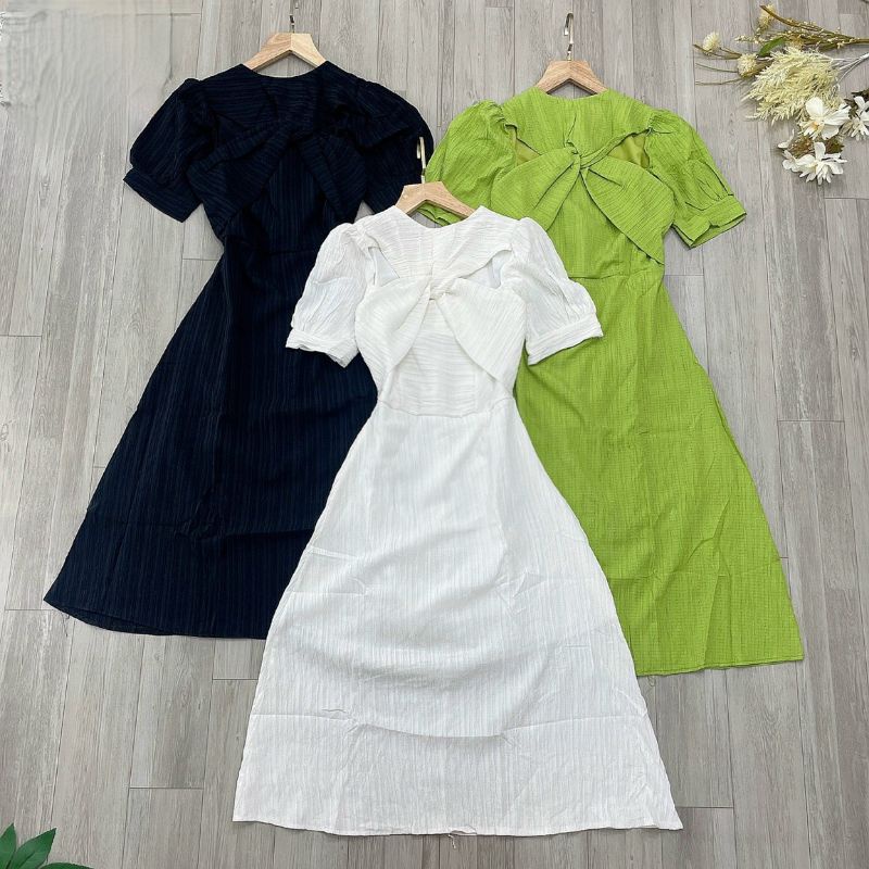Đầm Midi xô xốp xoắn ngực.