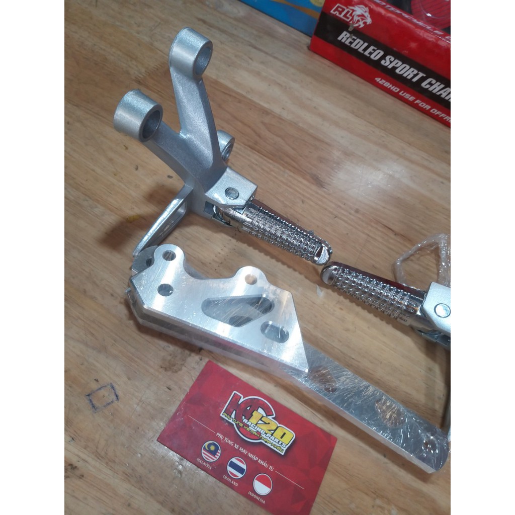 GÁC CHÂN KIỂU RAIDER-CHO XE EX135-EX150-BẠC-ĐEN-GĂN NHƯ ZIN