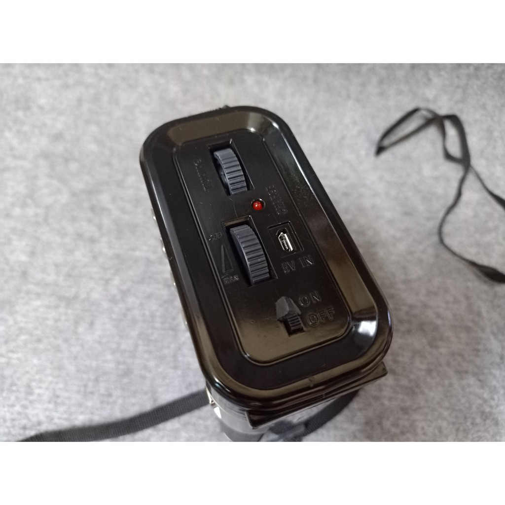 Đài LOA  EXTRA BASS CÓ ĐÈN PIN LED, USB NGHE NHẠC THẺ NHỚ WAXIBA XB-771URT RADIO AM FM SW THEO KÈM PIN SẠC