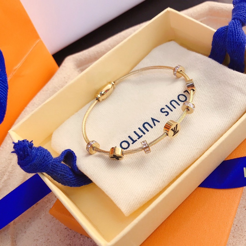 Vòng Tay Louis Vuitton Bằng Thép Titan Họa Tiết Chữ LV Sang Trọng Thời Trang