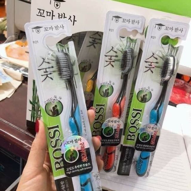 Bàn chải đánh răng HQ