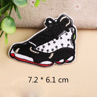 Sticker Ủi Thêu Hình Đôi Giày Thể Thao