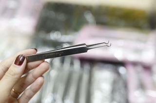 Nhíp gắp mụn Thần thánh Vacosi