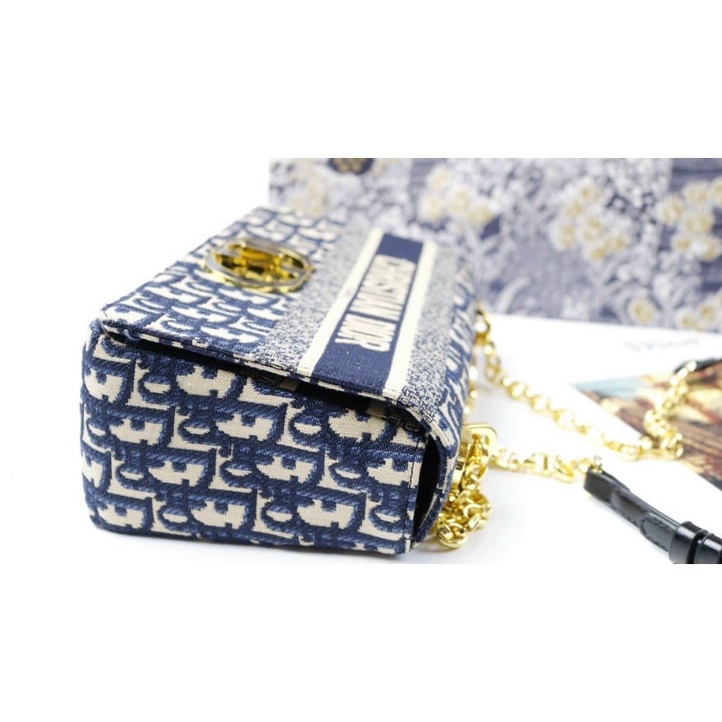 Túi đeo chéo Dior