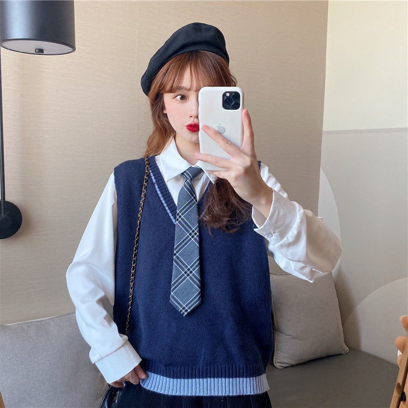 Áo khoác không tay phối họa tiết caro sành điệu