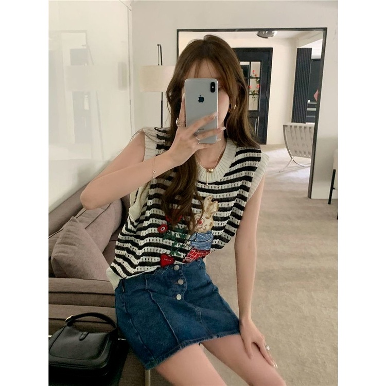 Áo Sát Nách Cổ Tròn Dáng Rộng Hoạ Tiết Kẻ Sọc Thêu Thiết Kế Mới