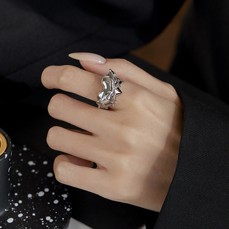 Nhẫn Hở Hình Trái Tim Màu Tối Thời Trang Cá Tính Cao Cấp