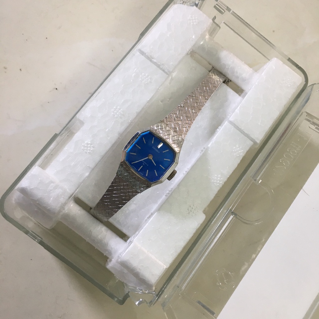 Đồng hồ nữ Seiko hàng si Nhật mặt màu xanh dương đậm