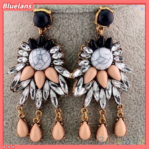 Bông tai hình hoa đính đá sang trọng