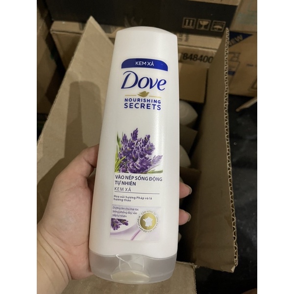 Kem xả Dove vào nếp sống động tự nhiên 320g (333ml)