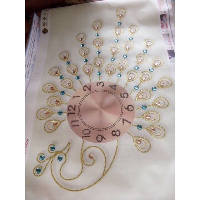 Tranh đính đá đồng hồ