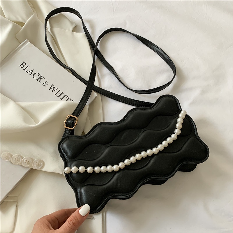 Túi Đeo Chéo Một Bên Vai Họa Tiết Gợn Sóng Đính Ngọc Trai Thời Trang Hàn Quốc Cho Nữ 2022