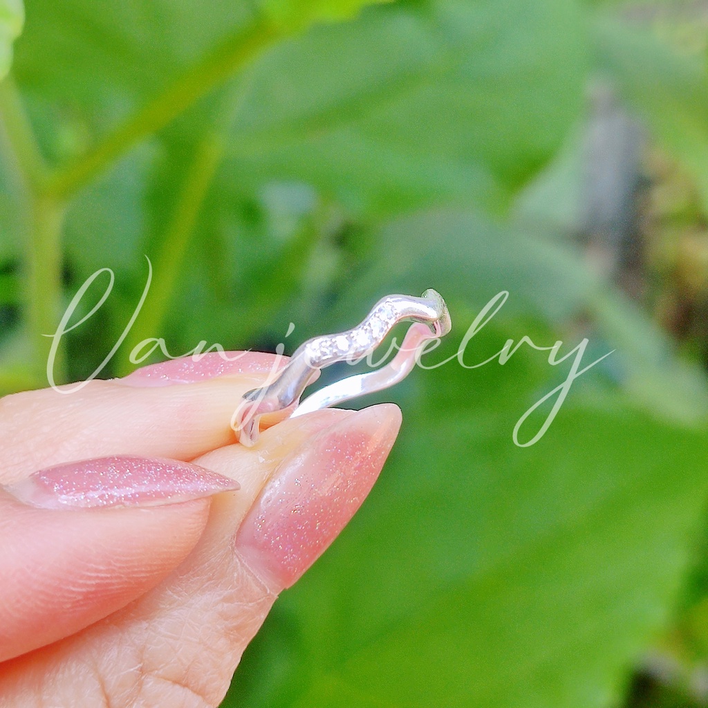 Nhẫn bạc Nhẫn sóng nhỏ bạc ta Van Jewelry V10005