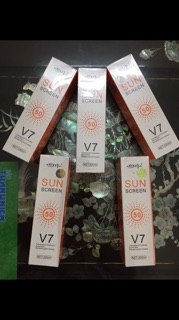 Lọ xịt chống nắng V7 Sun Screen Hàn Quốc