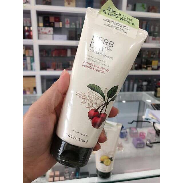 Sữa Rửa Mặt Cherry Herb Day 365 Cleansing Foam Acerola 170ml