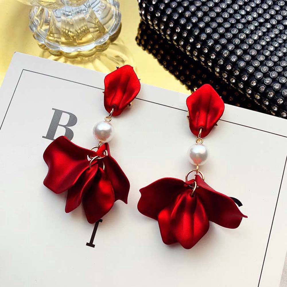 Khuyên Tai Nữ Trang Dáng Dài Tạo Hình Độc Đáo