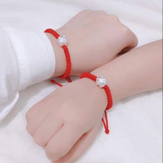 Vòng tay chỉ đỏ charm heo bạc thần tài đem đến tài lộc may mắn cho chủ nhân nhé