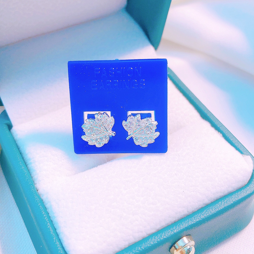 Bông tai bạc ta nhỏ xinh hình chiếc lá gắn đá sáng lấp lánh - Khuyên bạc Bibi