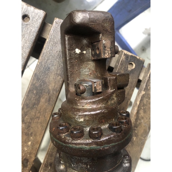 Cắt sắt thuỷ lực Makita