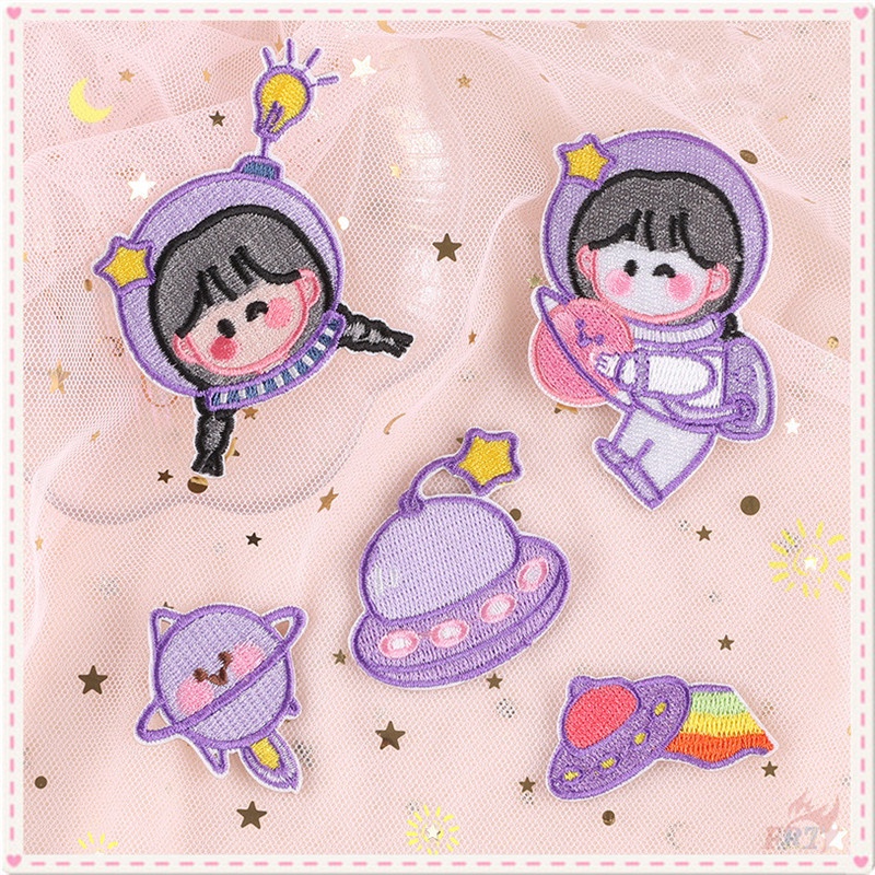 ✿ Miếng Dán Trang Trí Hình Cô Gái Phi Hành Gia Màu Tím Độc Đáo ✿ 1 Huy Hiệu Ủi Thêu Hình UFO