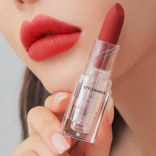 Son Thỏi Lì 3CE Soft Matte Lipstick 3.5g HOLY CHIC - Màu Đỏ Trầm Đậm, Vỏ Trong Suốt Lên Màu Chuẩn Không Khô Môi