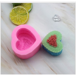 Khuôn silicone trái tim hoa hồng 5.8 cm