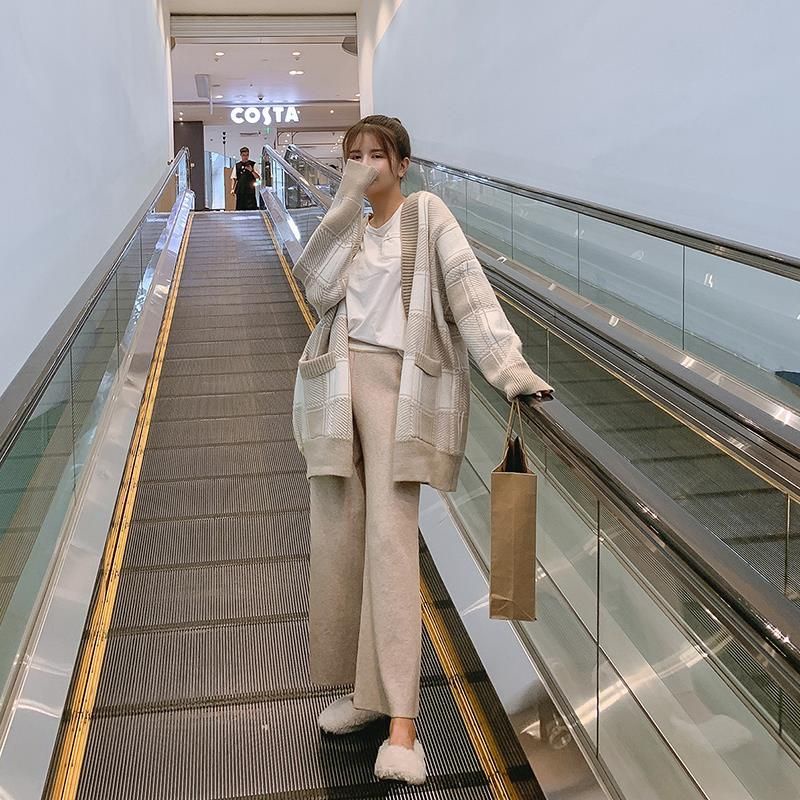 Áo len cardigan from rộng tay dài cổ V họa tiết caro