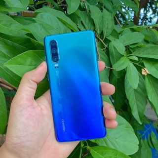Xác điện thoại huawei p30 8/128g hỏng màn.