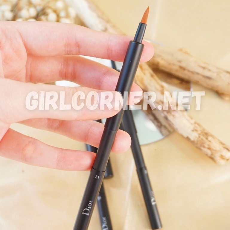 Cọ Môi Có Nắp Dior 31 Retractable Lip Brush