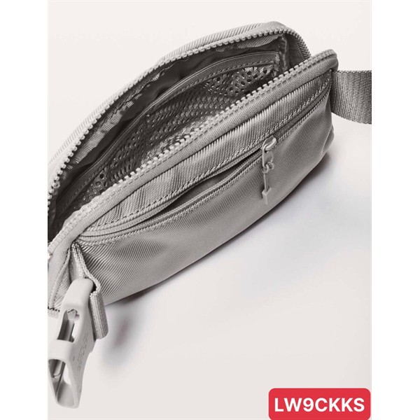 Túi chéo Lulu LW9C