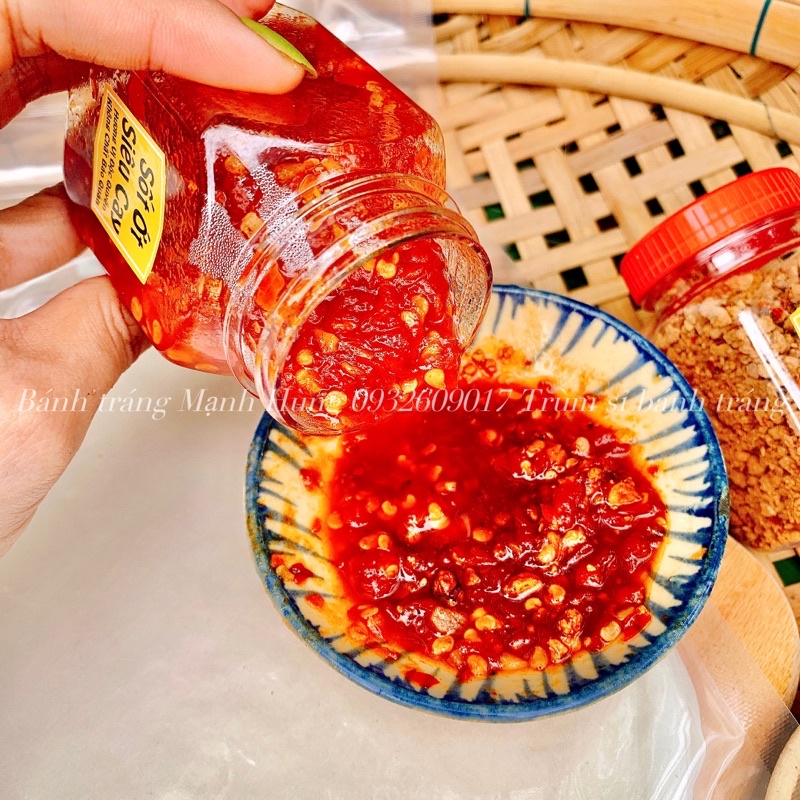 Combo bánh tráng phơi sương chấm sốt ớt siêu cay Mạnh Hùng